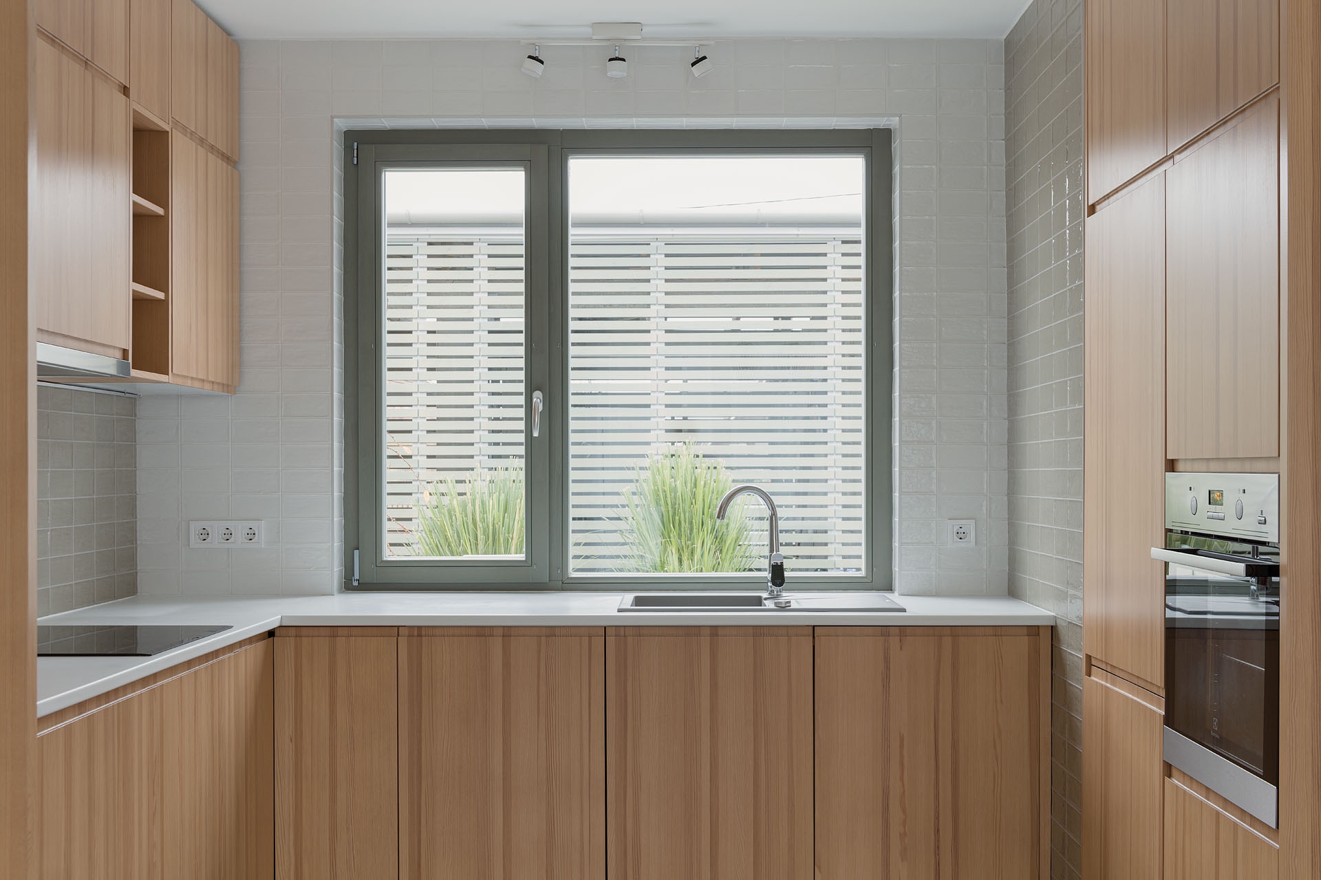 Kisvárosi átrium（不对称双拼中庭住宅）丨匈牙利丨Balog Ádám,Serfel Tamás-45