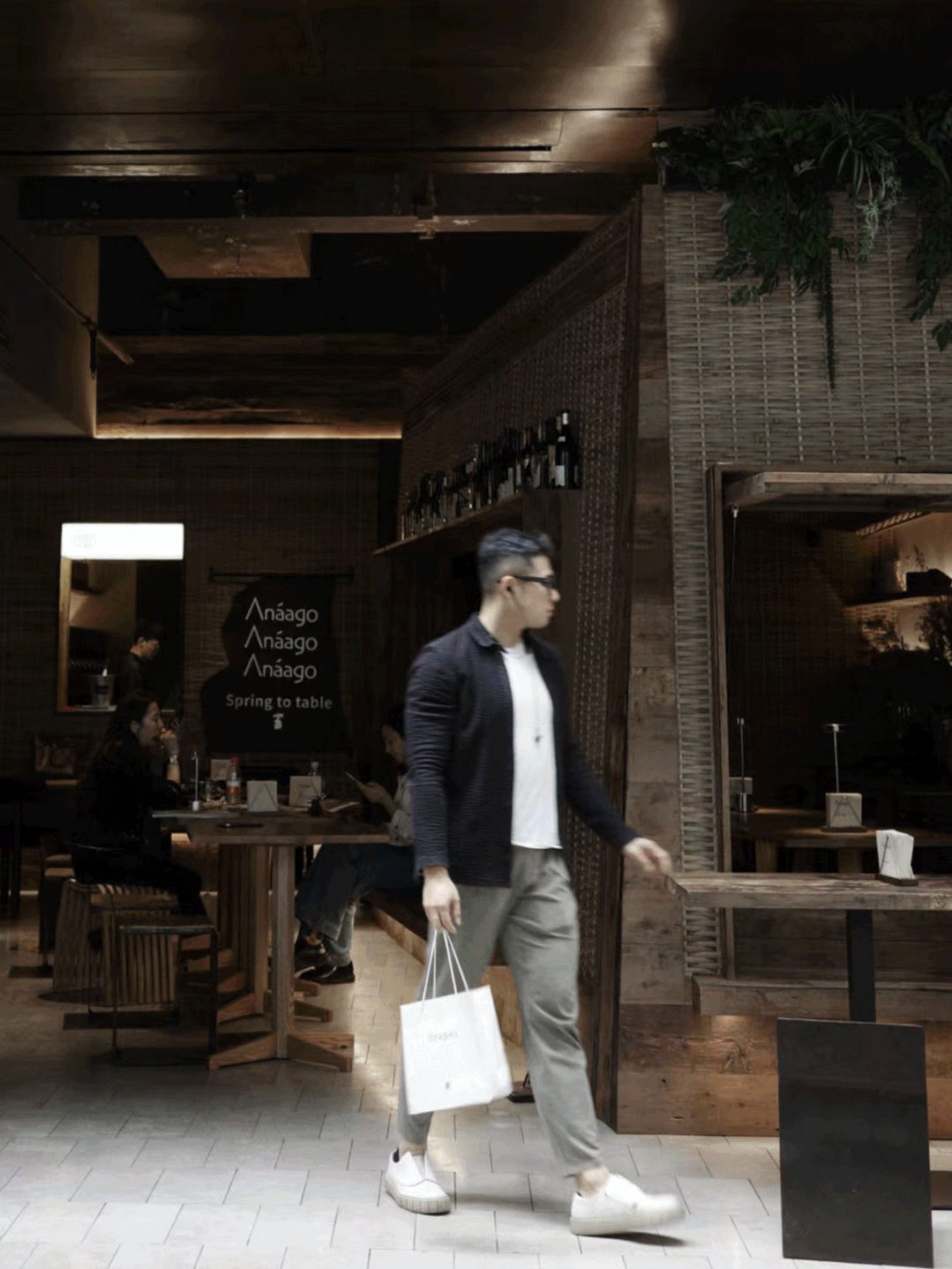 自然材质碰撞出的趣味空间:Anaago Bistro | 几里设计-65