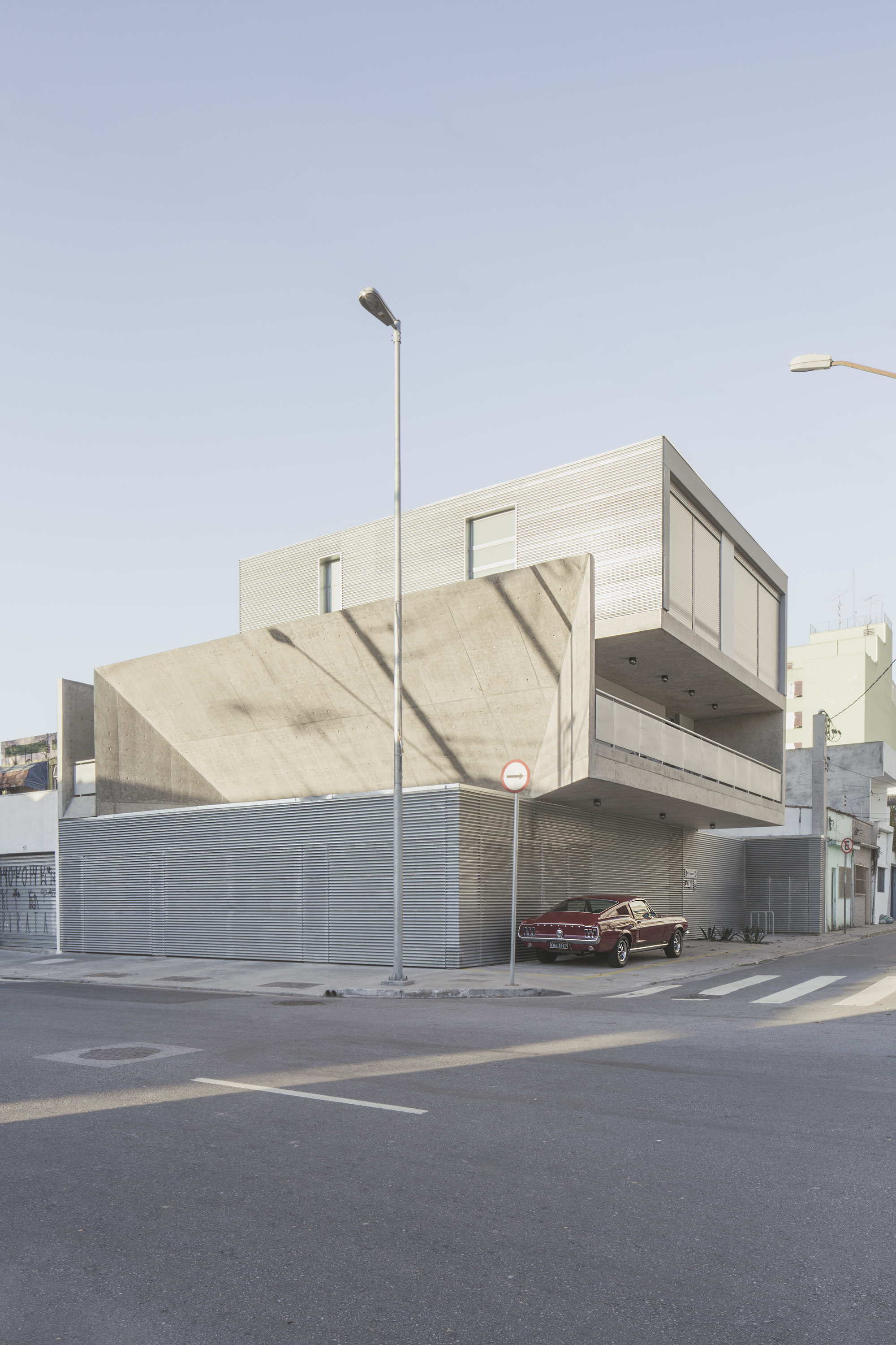 Workshop House  / PAX.ARQ-46