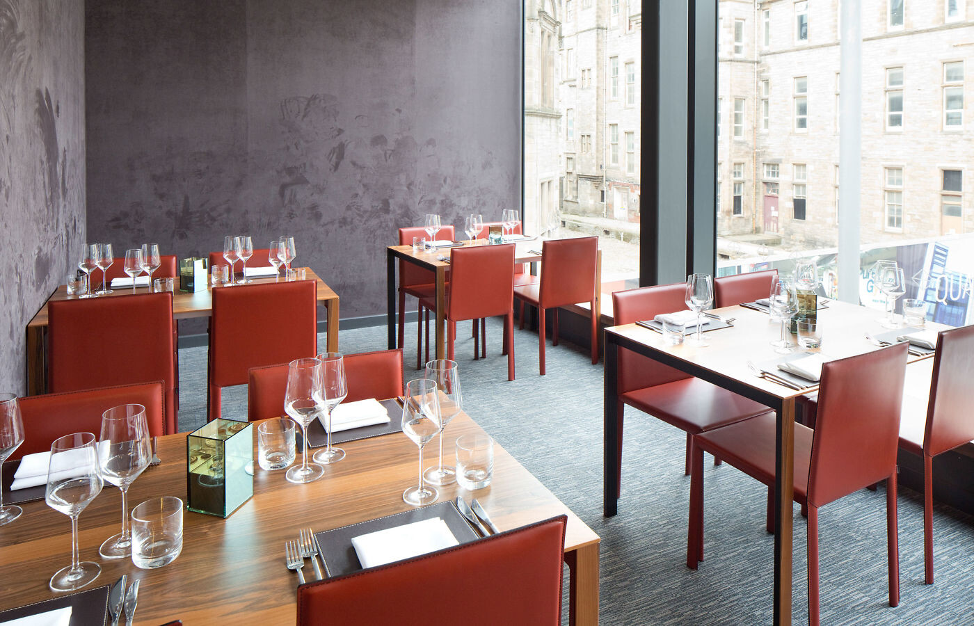 英国爱丁堡 Enzo Bar Restaurant 现代简约风格餐厅设计-3