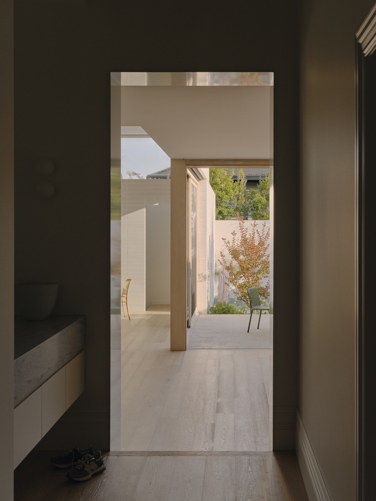 温润和谐的混合风格住宅 · Wheatland House-33