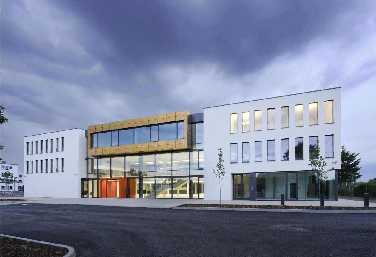 法兰克福汽车服务中心-12