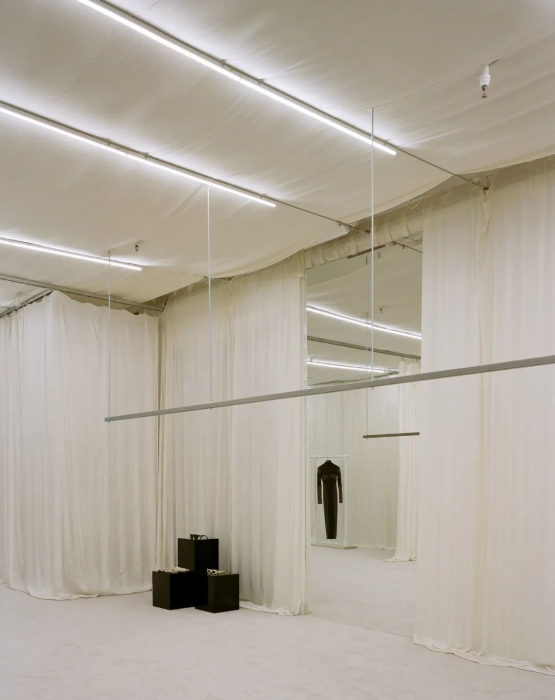 Nanushka纽约旗舰店丨美国纽约丨Matteo Corbellini,设计师Allina-14