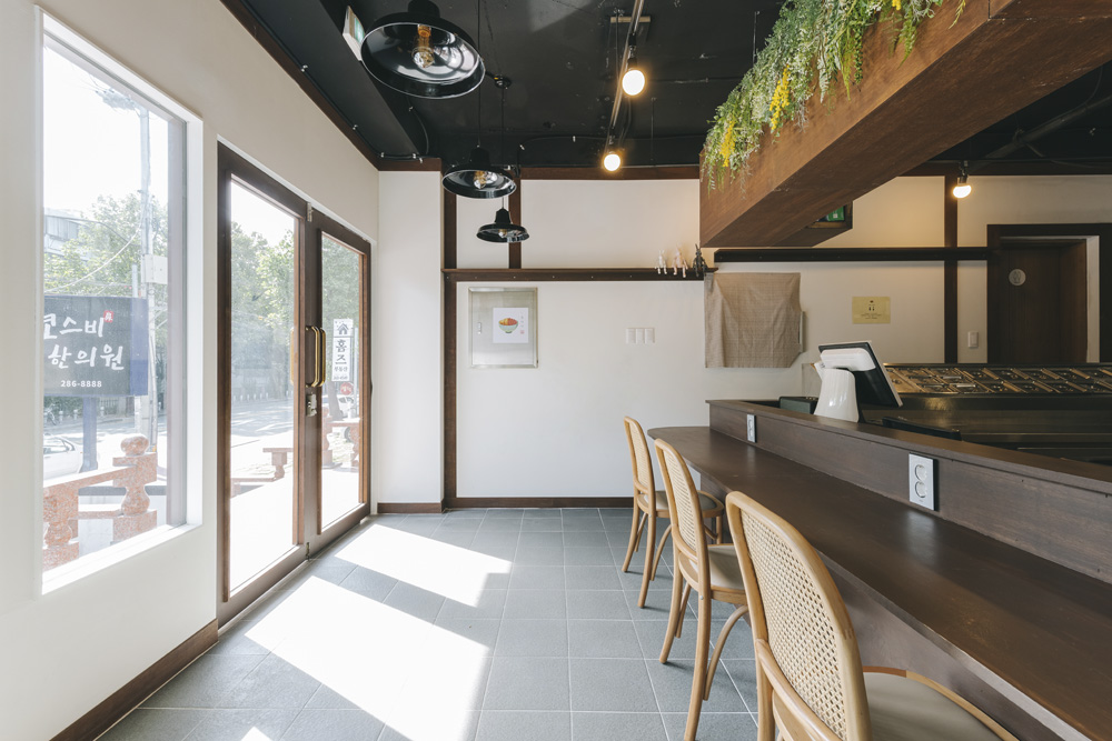 白色木纹，打造 15 平极简卧室之美-6