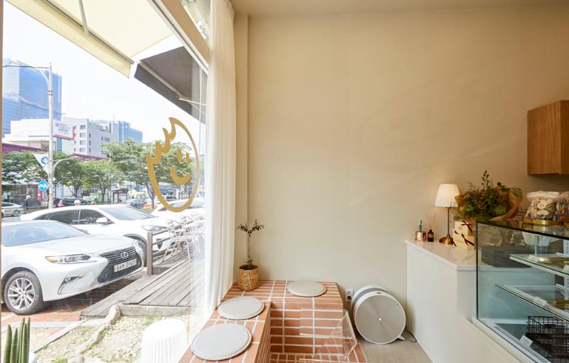 10 坪甜品店，打造简约可爱氛围-5