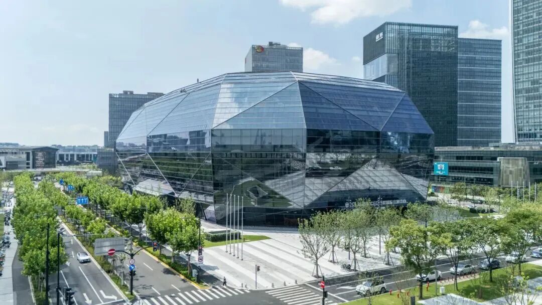 打造现代化国际大都市卓越水岸丨华建集团华东院担任设计总包的西岸国际会展中心竣工投用-38