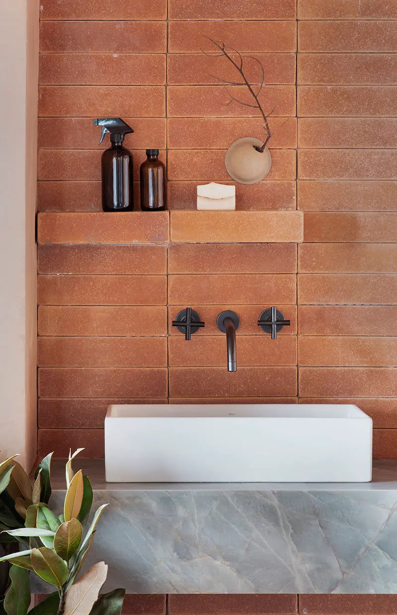 巴西迷你阁楼 | 以服装为主角的玻璃步入式衣橱-15