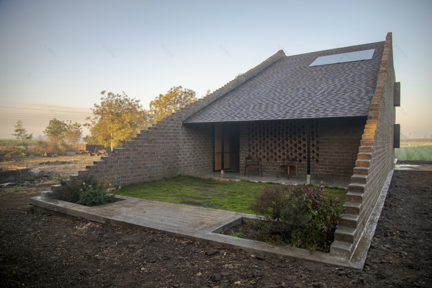 一半即更多 一栋在建房屋丨印度丨Atelier Shantanu Autade,Studioboxx-28