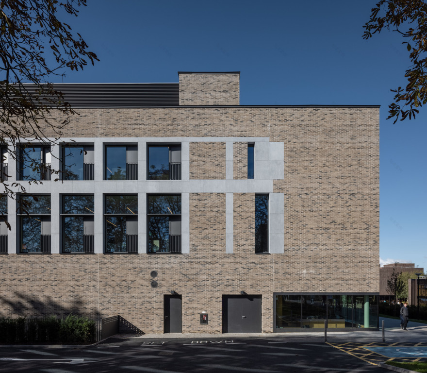 University of Limerick Student Center / Carr Cotter & Naessens-21