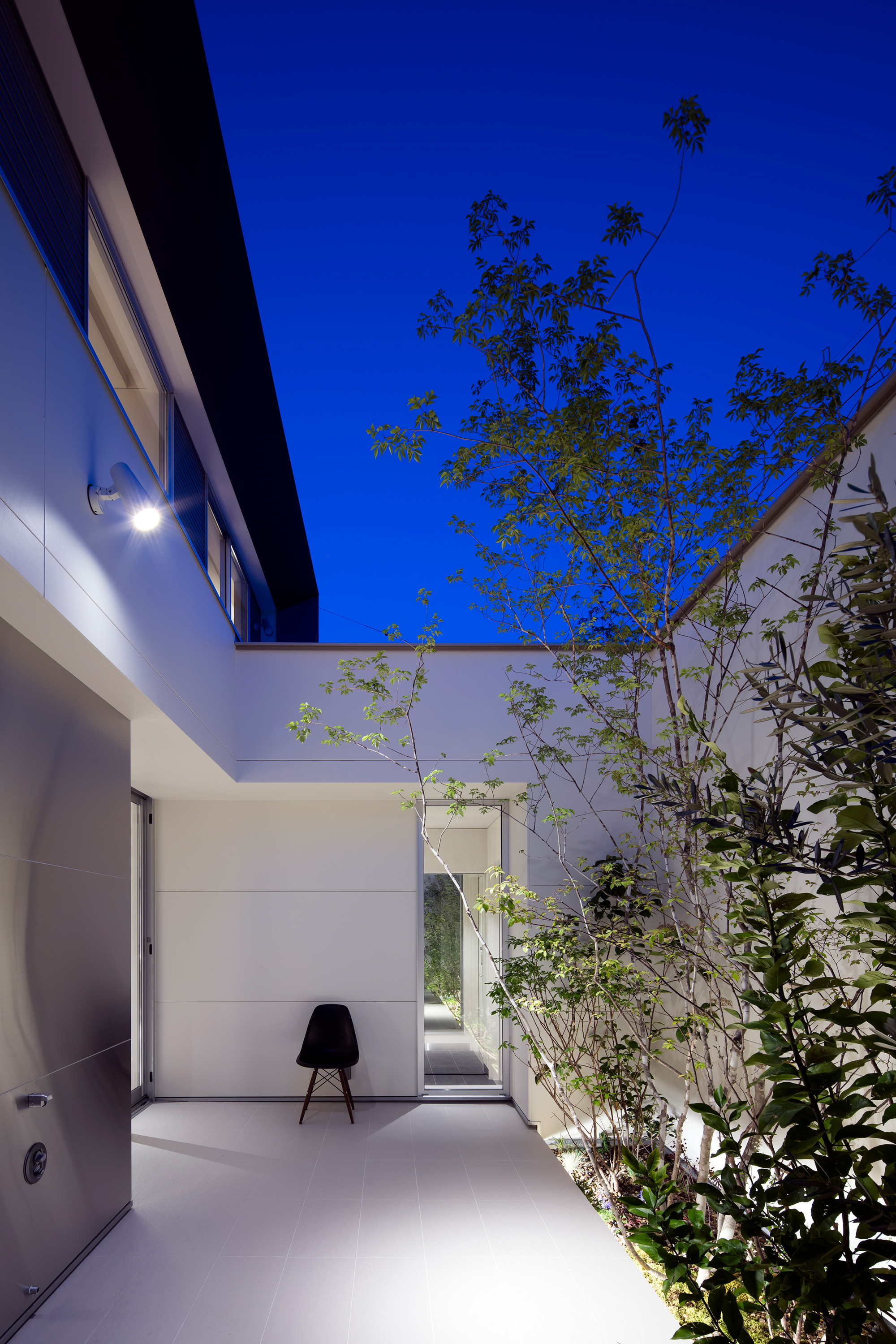 奈良古村中的现代私密住宅-18