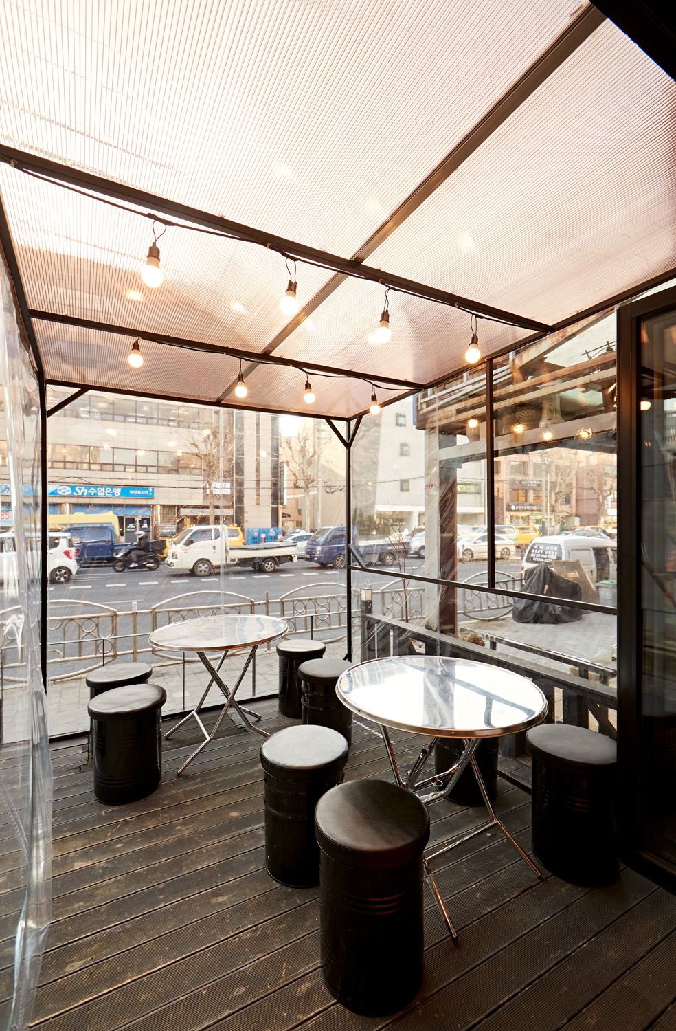 韩国 Inteirie 餐厅 | 色彩斑斓的极简主义设计-15