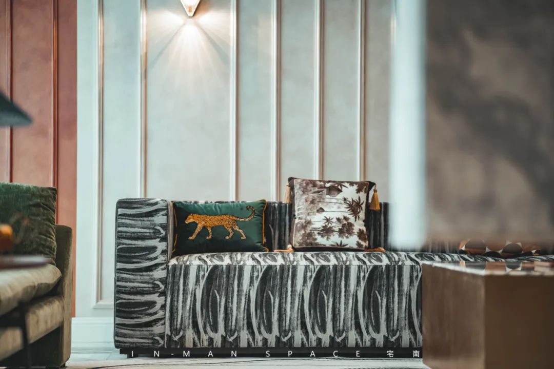 流动空间 · 内江万晟城华府 193㎡现代简约设计丨中国内江丨宅南空间设计事务所-32