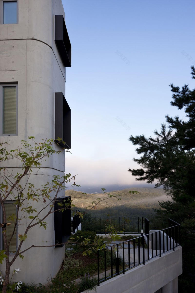 House on the Cliff by the River by studio_GAON-14