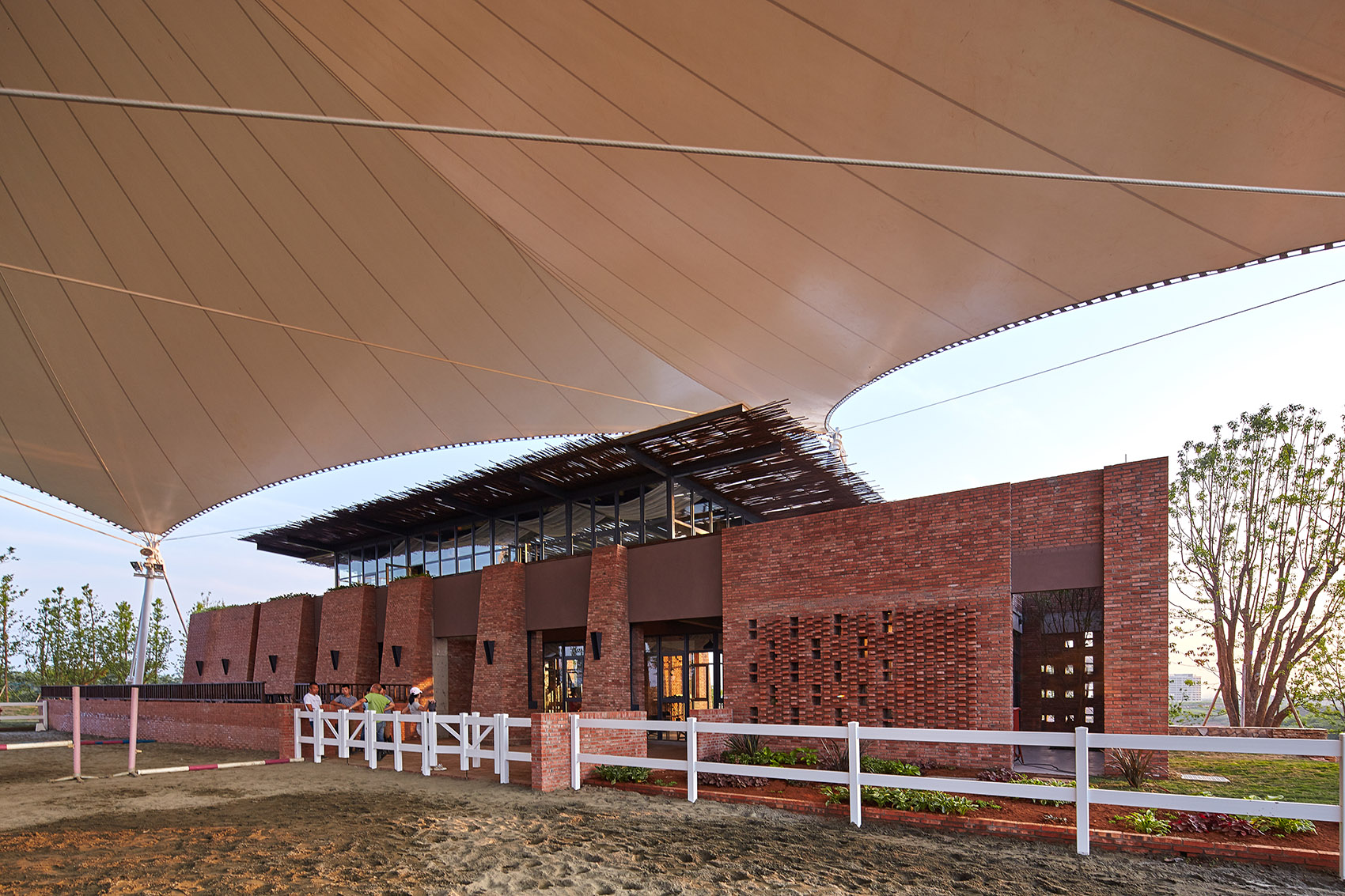 砖叠马场 & 成都达根斯马术俱乐部 / 成都万华-54