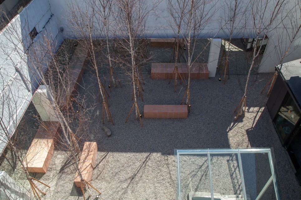 现代工业风 | 300 平米大型咖啡厅设计-18