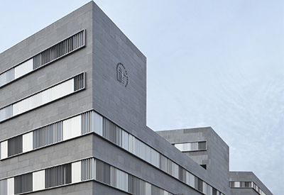 塞维利亚大学科学教育学院 · 创新的叠加建筑设计-48