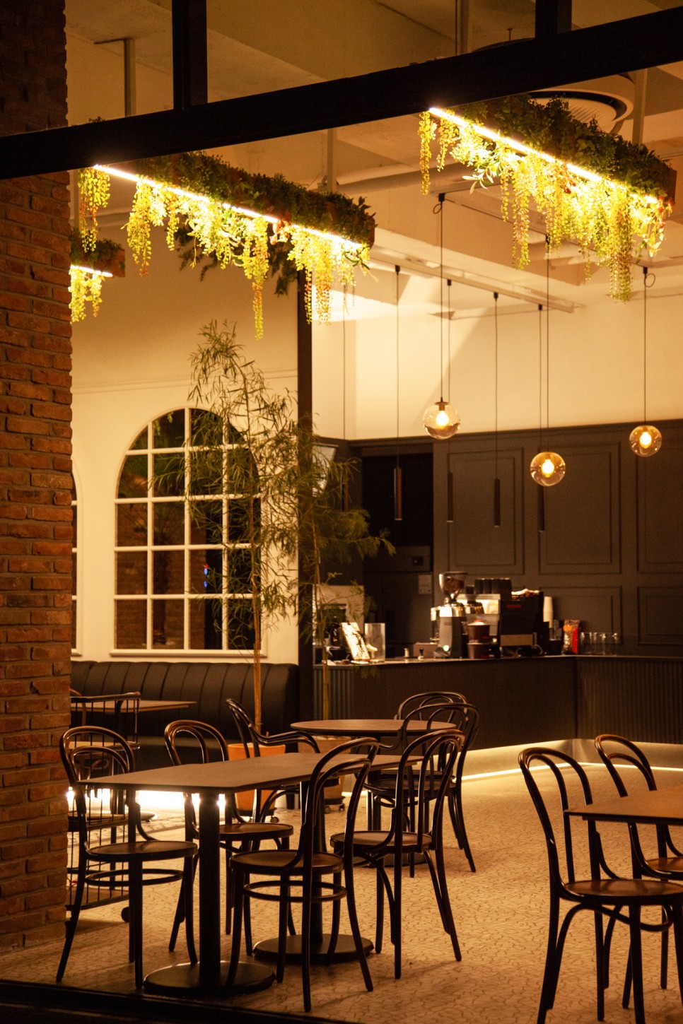 伦敦 45 平米小公寓，照明营造多元氛围-22