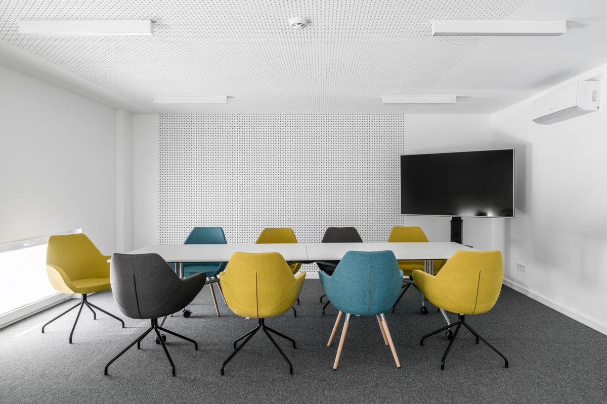 波兰商会智能办公室设计-19