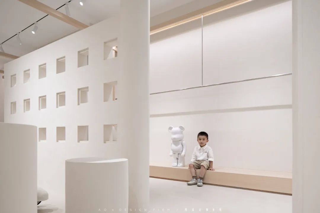 打破重组构建新秩序,南京 100㎡童装店设计展示创新空间美学-27