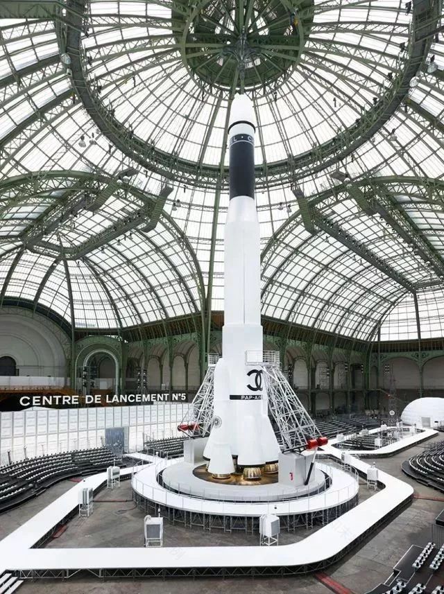 时尚教父 Karl Lagerfeld 的室内设计之路-27