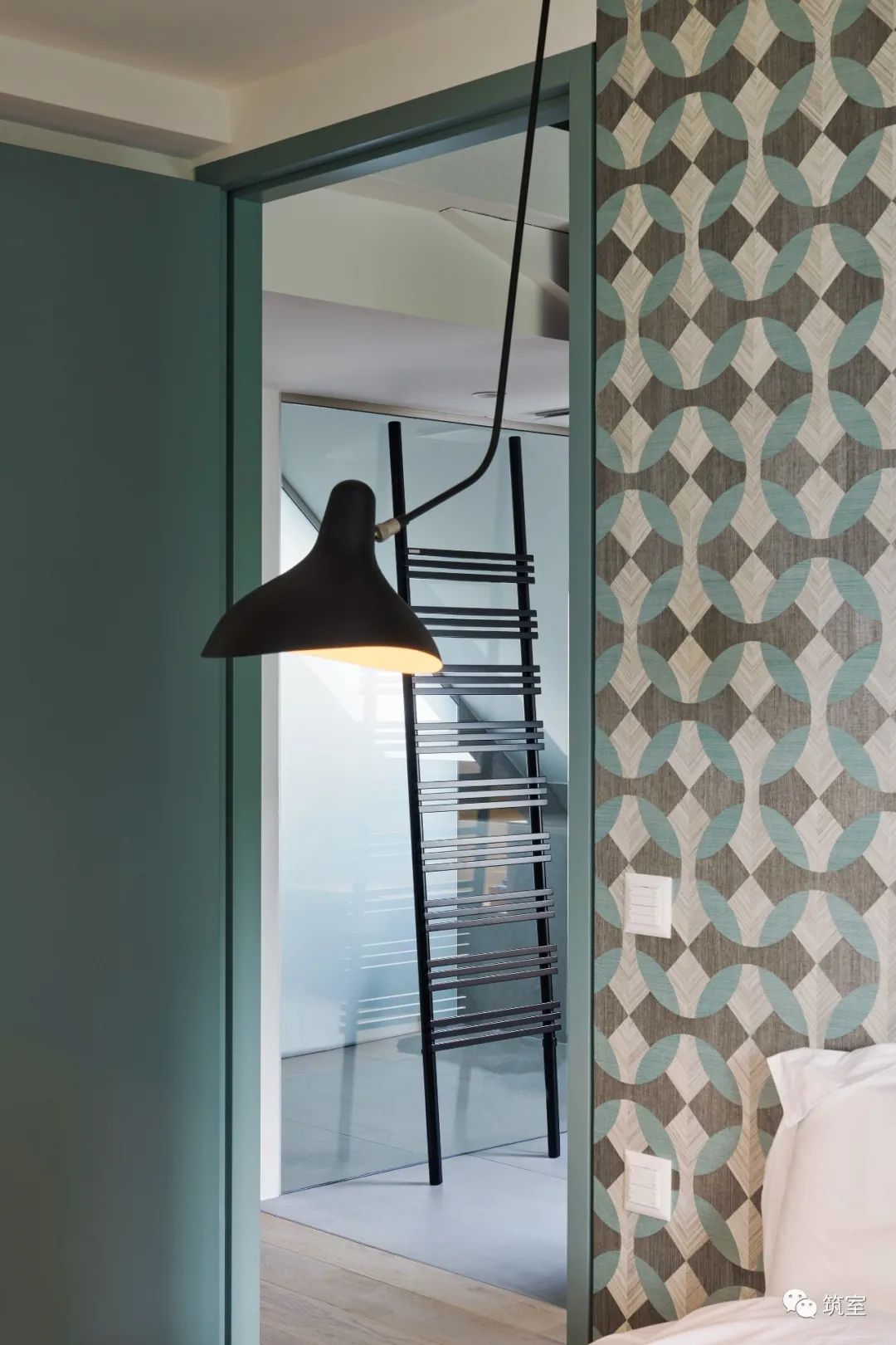 都市水泥森林中的异域极简家居丨国际名师,国际知名设计公司-15