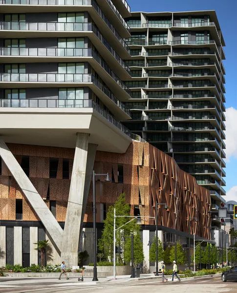 Heron 健康住宅大楼丨美国坦帕丨KPF-27