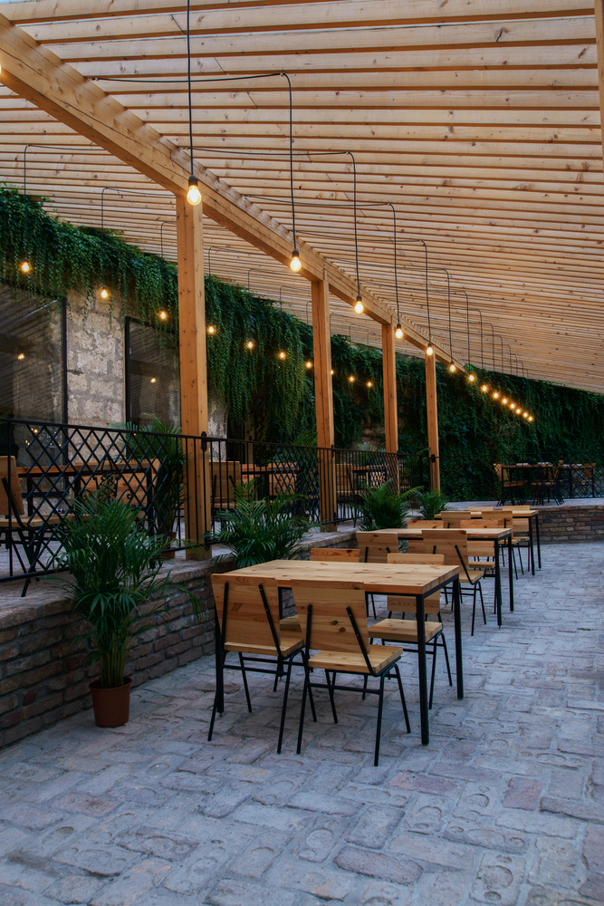 绿意盎然的酒窖餐厅-28