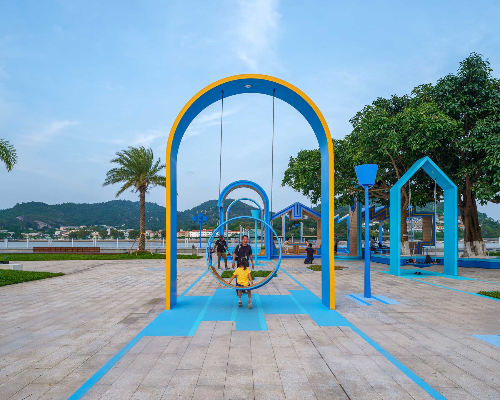 电气小屋；电子用品店（这里结合常见情况推测 ELECTRO 代表电气、电子相关，HUT 有小屋、简易商店等意思，故给出这两种较符合逻辑的表述） 丨中国珠海丨100 Architects（上海）有限公司-58