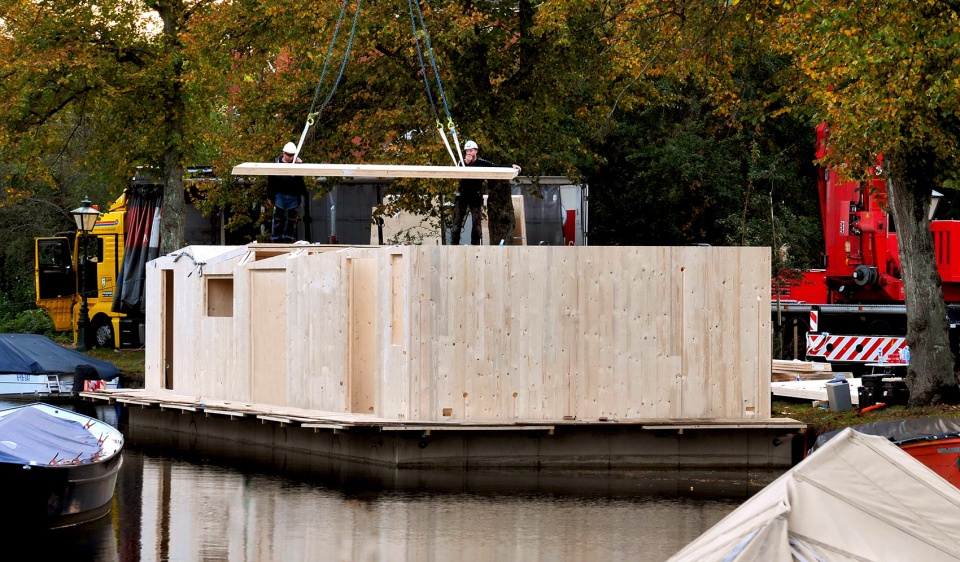 荷兰鹿特丹漂浮住宅，木材与软木打造可持续空间-44