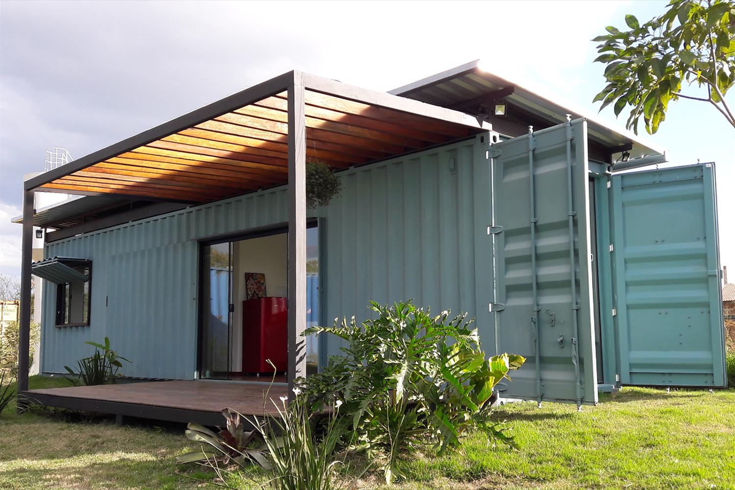 巴西建筑师 Delton Leandro 的集装箱住宅设计-2