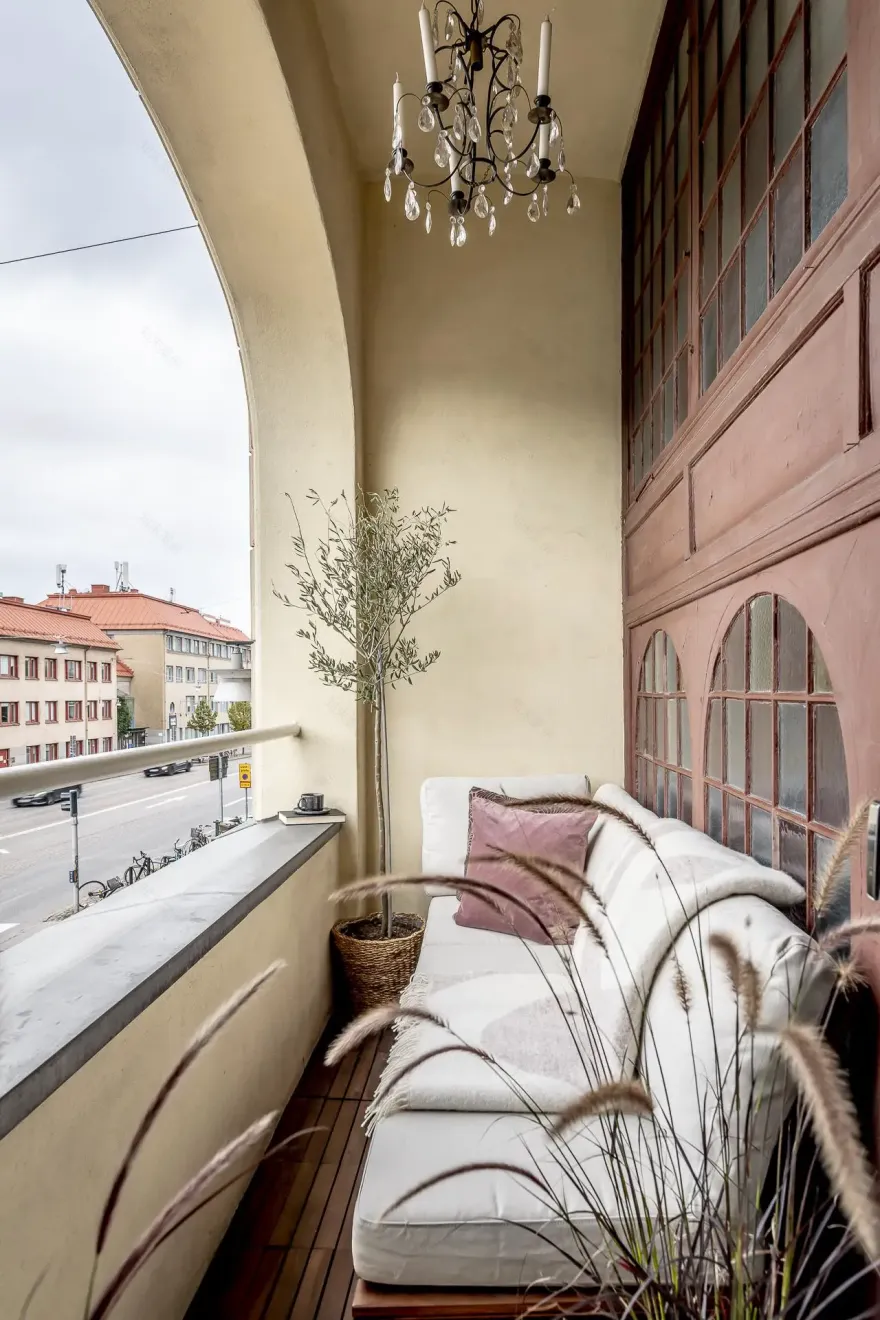 瑞典极简白色公寓,完美融合复古与现代元素-25