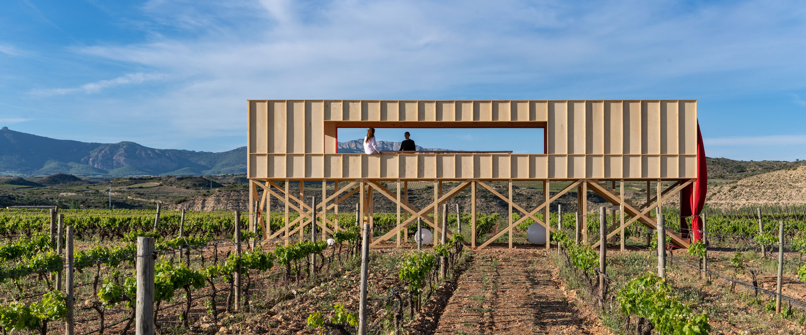 风景里的桌子丨西班牙-1