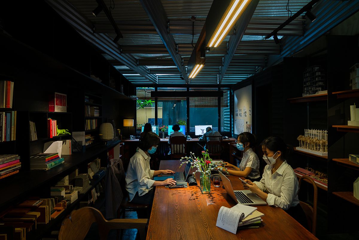 旧建筑新生命,低成本办公室设计典范-24