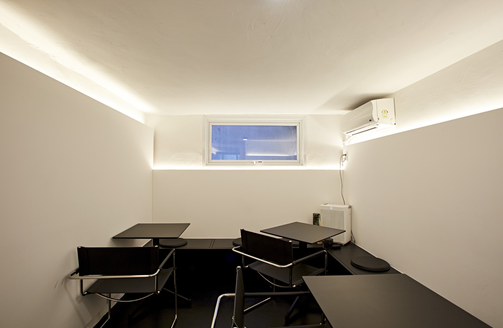 极简黑白咖啡馆-8