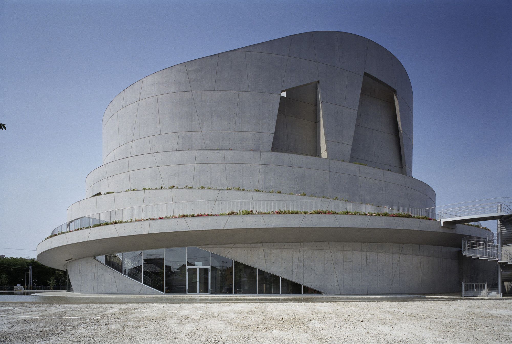 扭曲的音符 · 日本 Niigata 市 Akiha 区文化中心-15