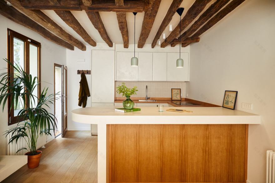 植物馆;植物园;植物之家(根据常见与合理语境,植物馆相对更符合场景需求,但因未明确具体语境,若此处为商业品牌名等,建议询问更多信息以精准判断)
注:若需更精准的唯一翻译,烦请提供该内容出现的具体语境,比如是在旅游介绍、商业宣传、小说等中的信息 丨法国巴黎丨Sophia Charles Architecte-3