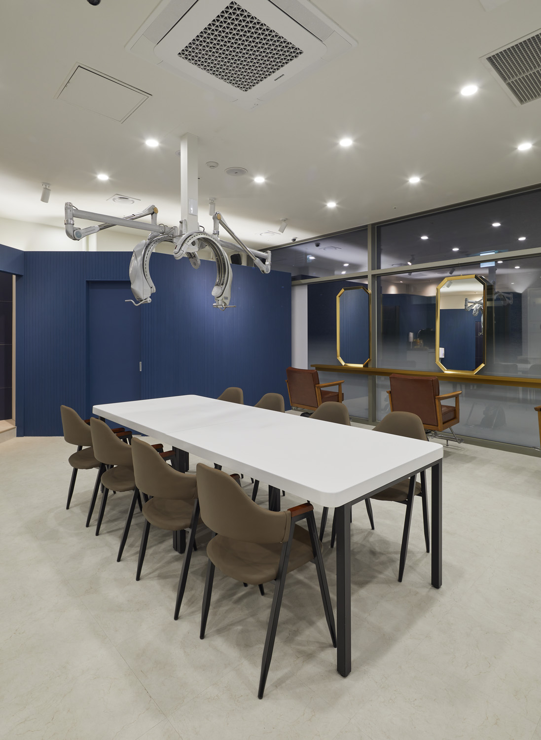 简约蓝调美学，18 平米美容室设计-11