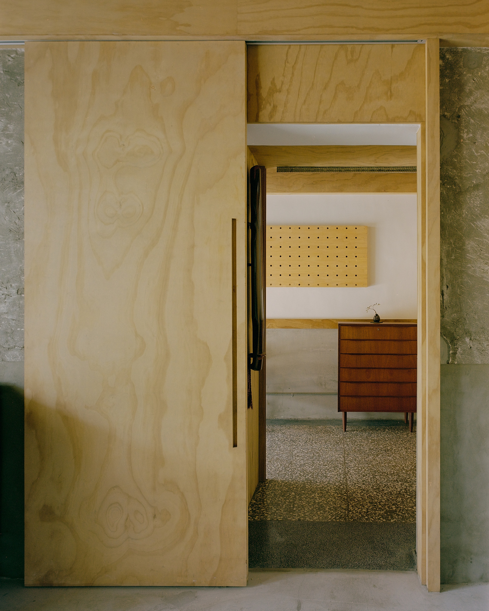 Half Day House / Cabinet YFY-24