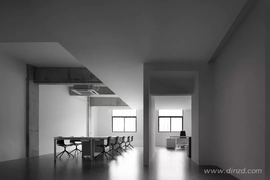 叛逆者 JYC 服饰办公空间 | 几何美学与功能性的完美融合-58