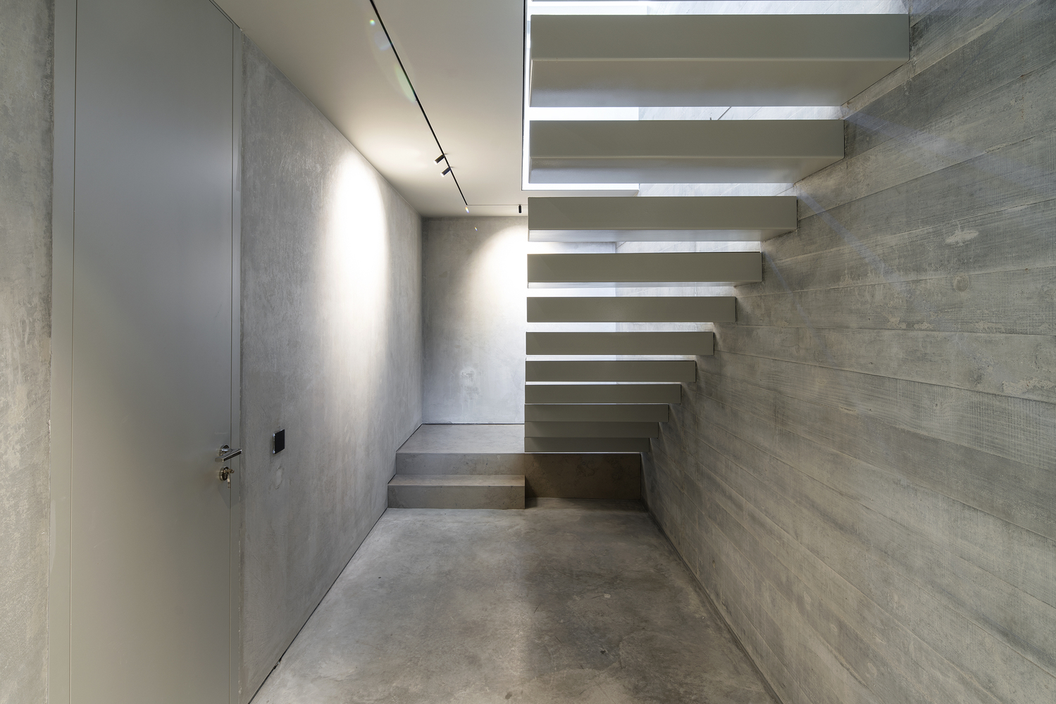 葡萄牙 Braga 城市奇观——岩石与住宅的完美融合-24