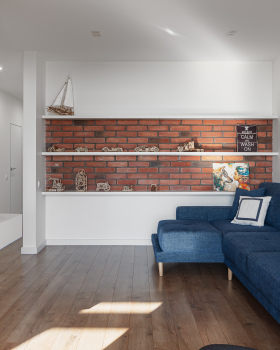 LVV10A（由于这看起来是一个特定的型号、代码等，通常直接保留原样即可）丨乌克兰利沃夫丨LPS architects