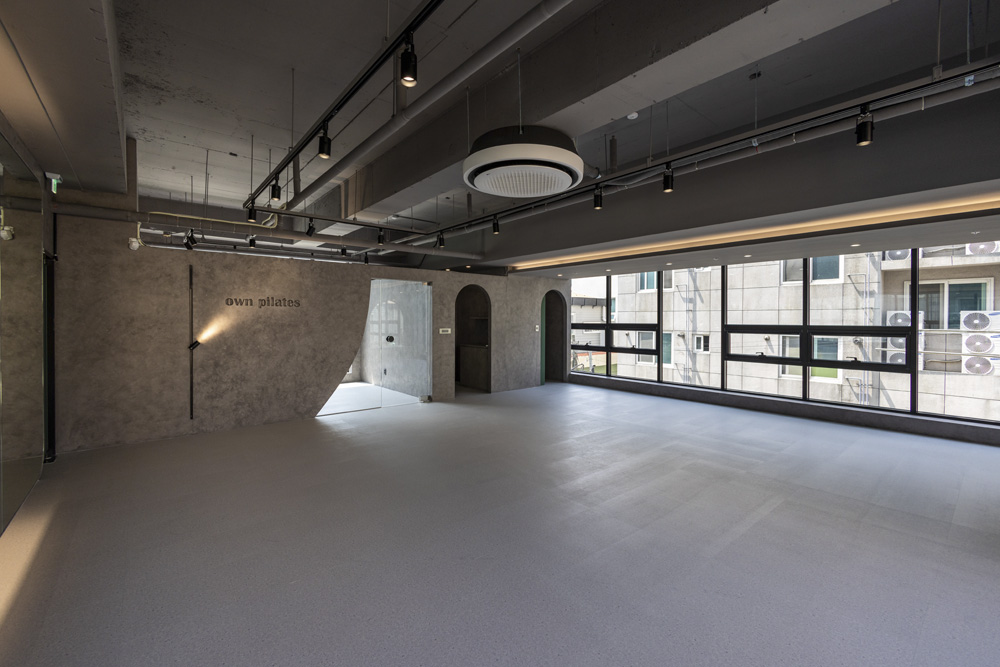 现代工业风 | 26 平小空间的极致利用-7