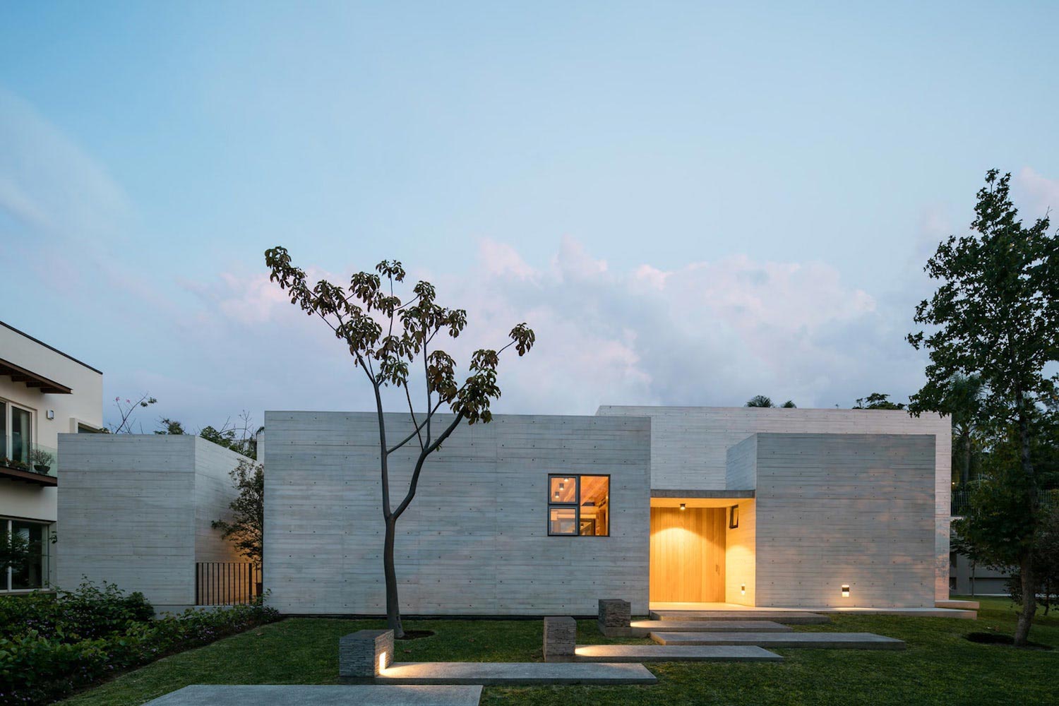 House  introverted to its neighbors exploits its privileged position   Page 2 of 2   CAANdesign  Architecture and home design blog-7