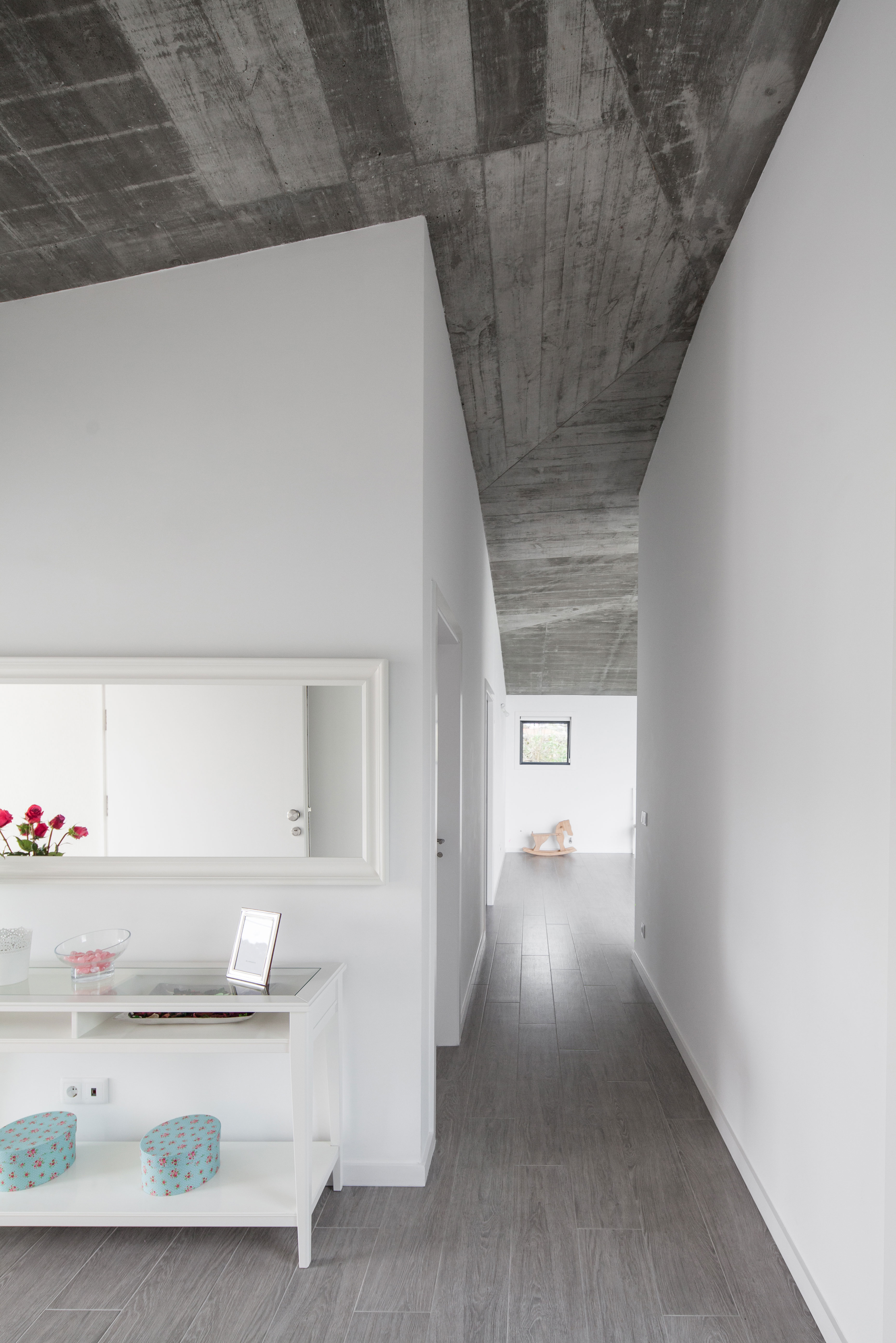 开放露台之居,和谐融入传统环境-21