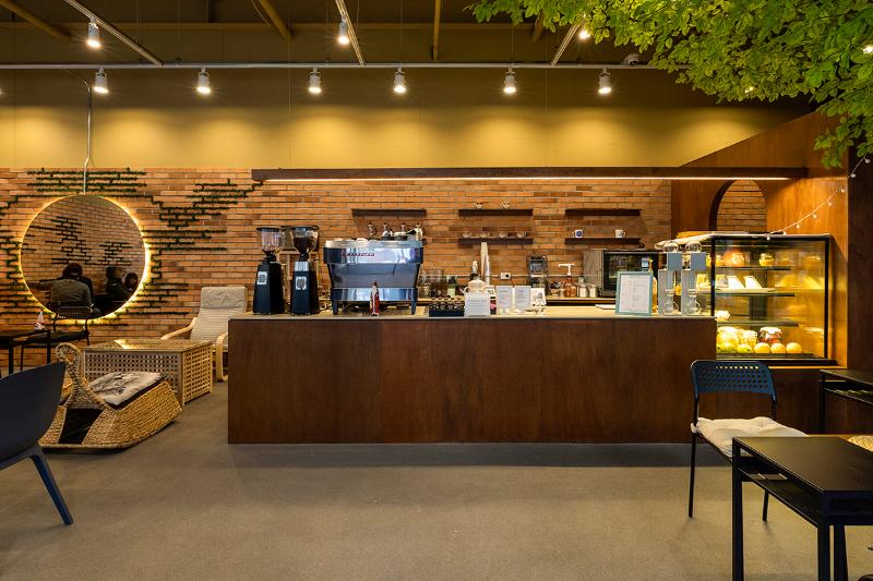 温暖宜人的 24 平米咖啡厅设计-12