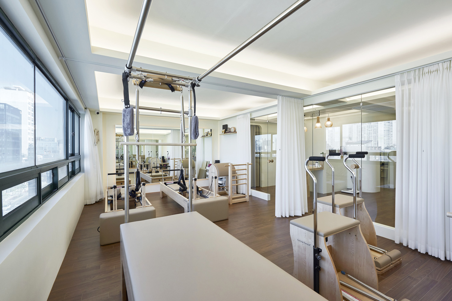 现代简约风办公空间设计-12