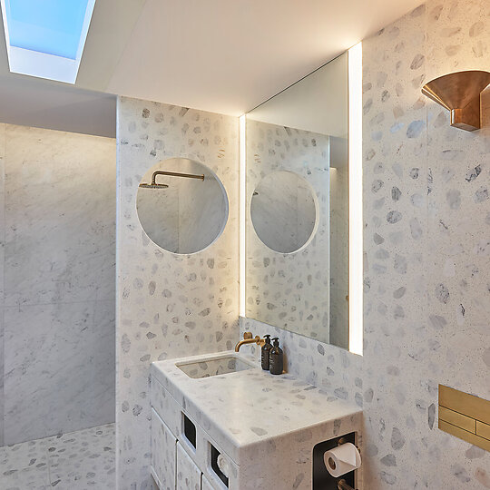 QANTAS First Lounge, Singapore by CAON Studio in Collaboration with Akin Atelier | Australian Interior Design Awards-0