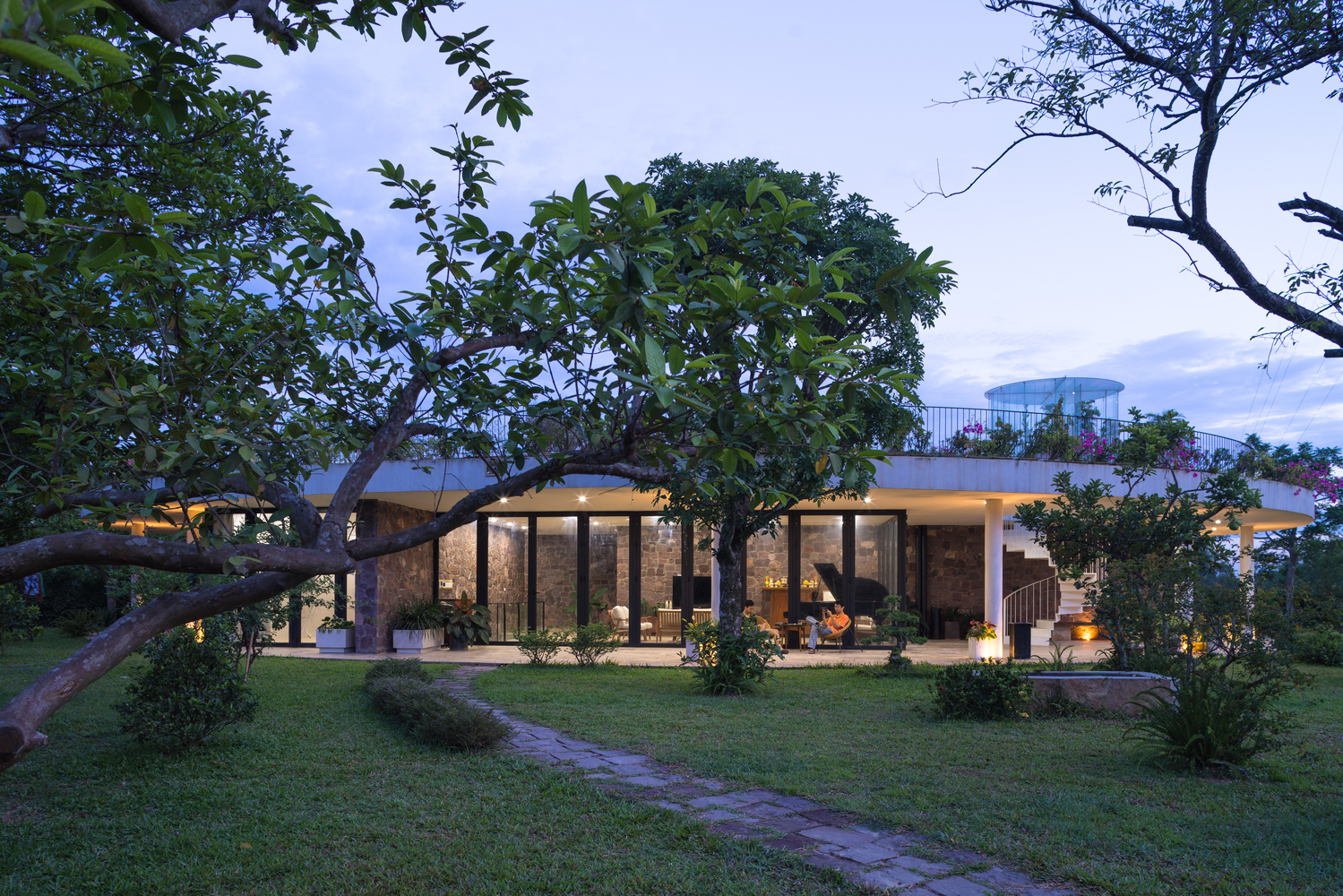 回归自然的现代乡村家园-75