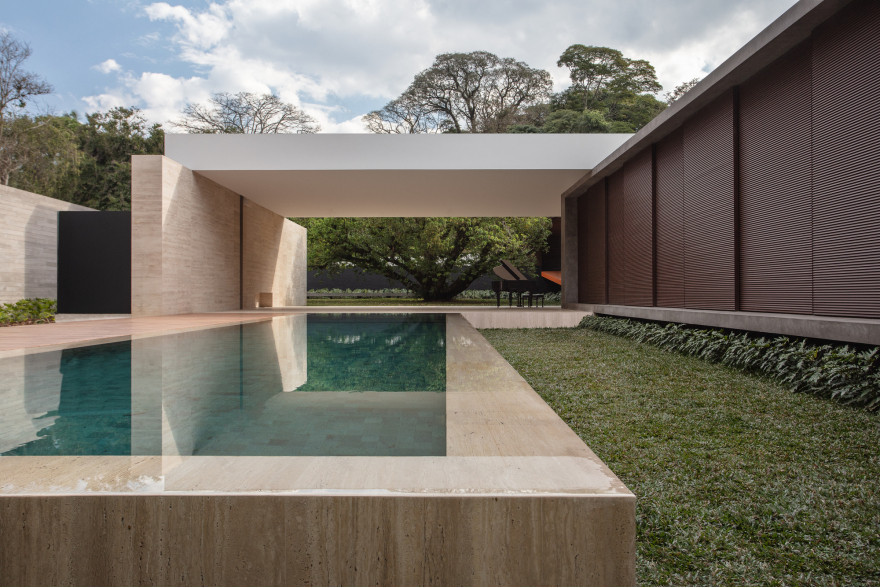 Garden House / Studio Guilherme Torres-18