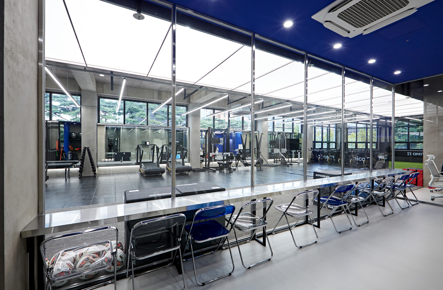 韩国 120 平现代风格运动中心，极简设计的魅力-9